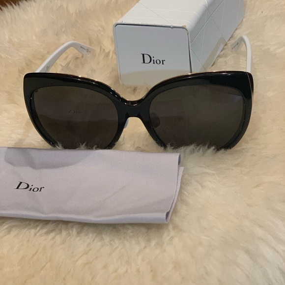 DIOR sunglasses 🕶 - Picture 3 of 6